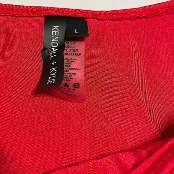 Kendall & Kylie Henely Red Rouched 2 Piece Swimwear Set  Size Large - Picture 4 of 9